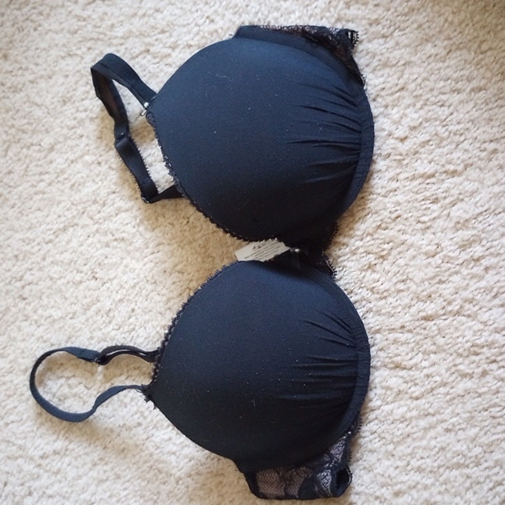 Black 34 D pushup demi
